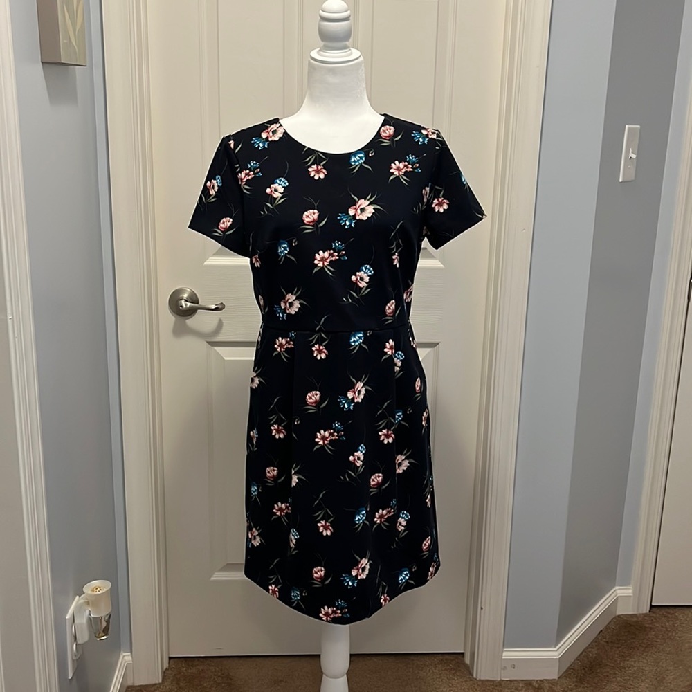 Women’s Loft floral shift dress